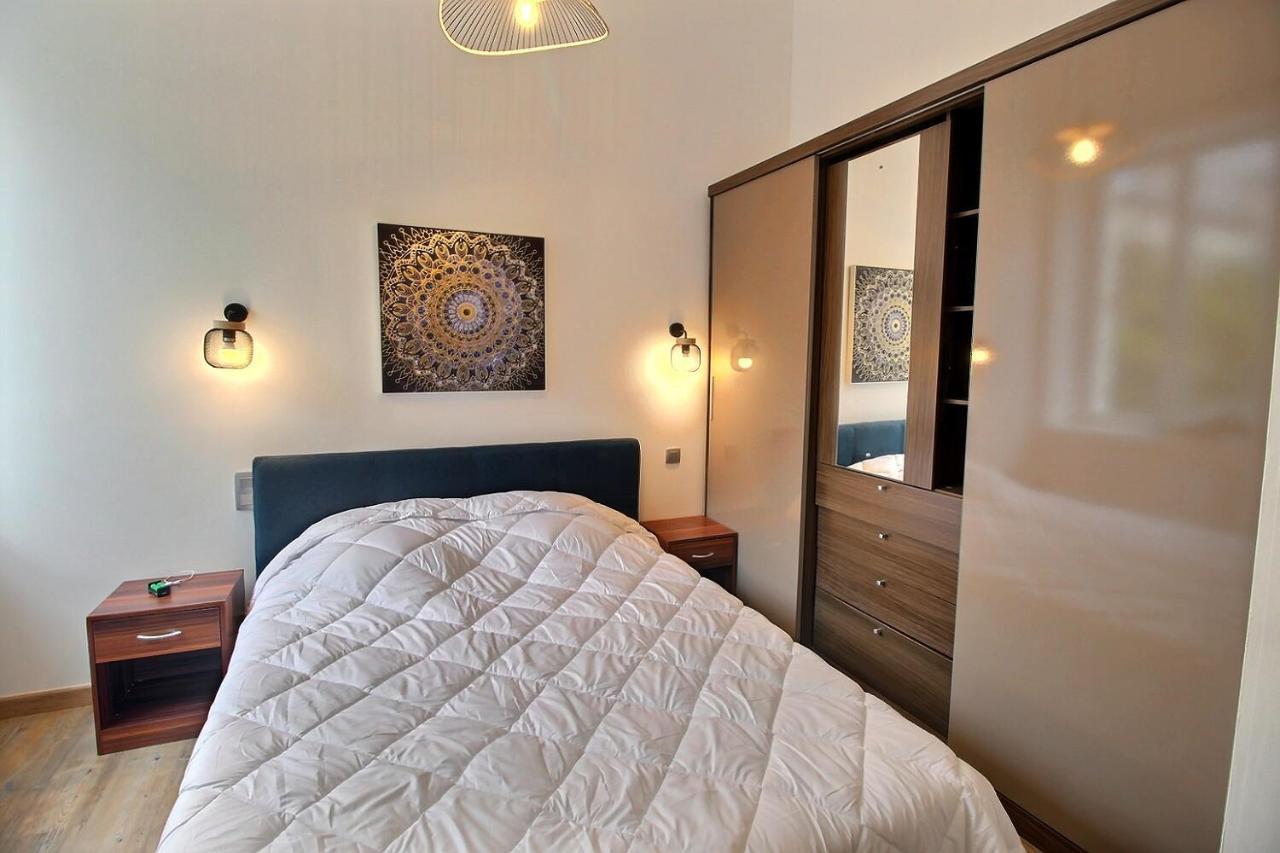 Appartement De Charme Dans Immeuble Haussmannien Périgueux Eksteriør billede