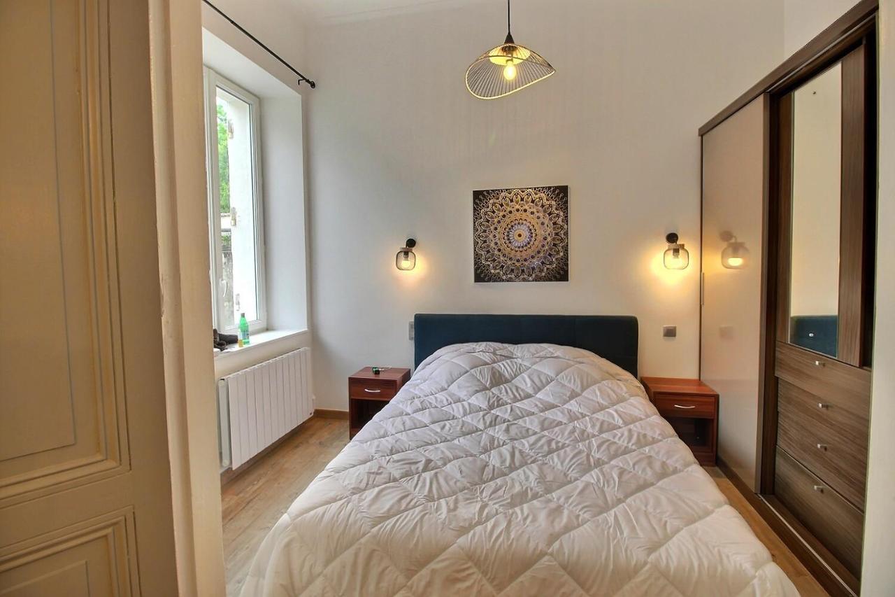Appartement De Charme Dans Immeuble Haussmannien Périgueux Eksteriør billede